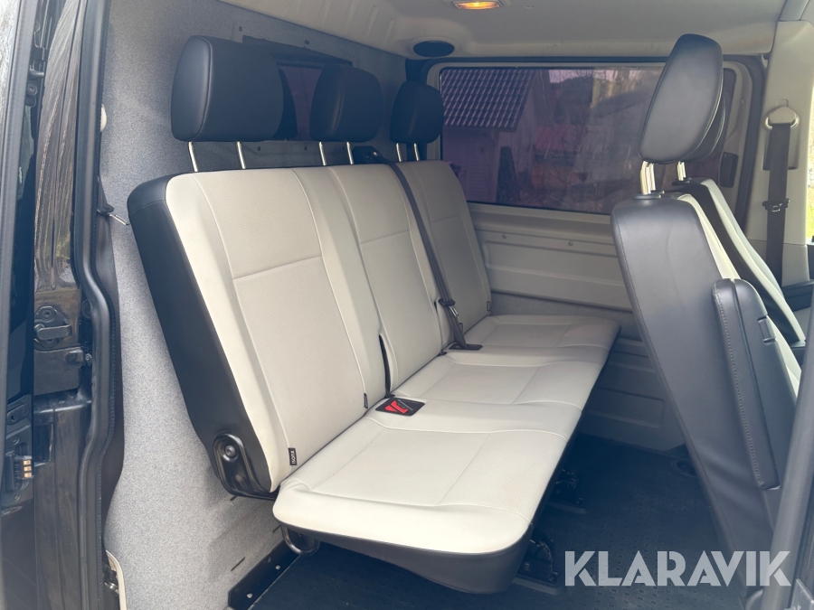 Skåpbil Volkswagen Transporter Kombi T32 2.0 4Motion 204hk
