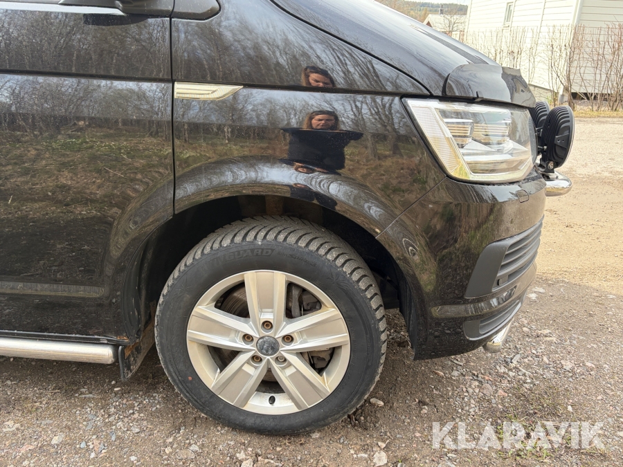 Skåpbil Volkswagen Transporter Kombi T32 2.0 4Motion 204hk