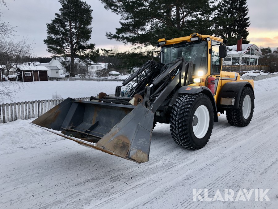 Redskapsbärare Lundberg 6200 LSE HD med sandningsskopa