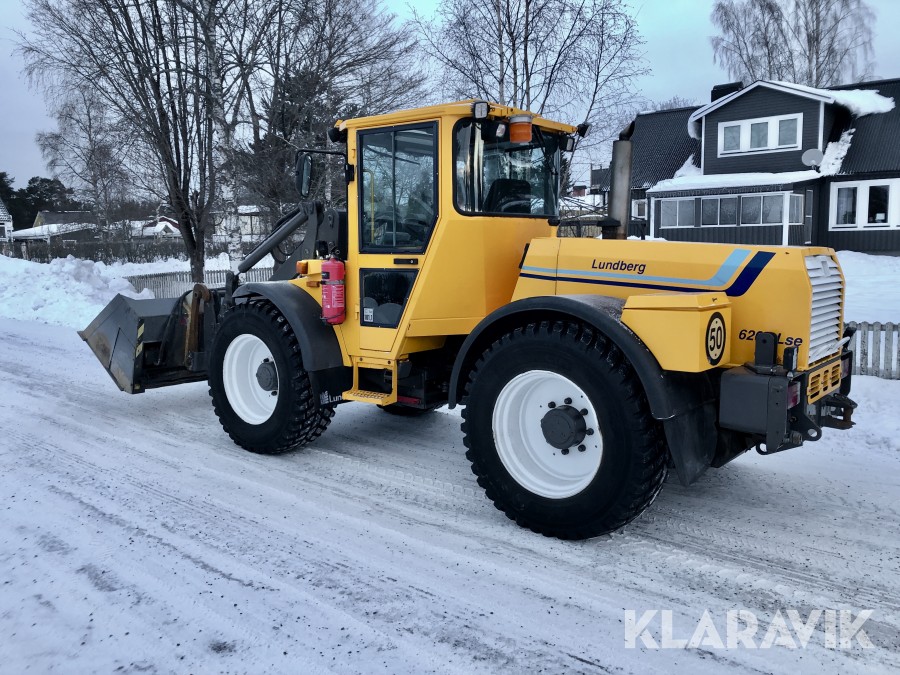 Redskapsbärare Lundberg 6200 LSE HD med sandningsskopa