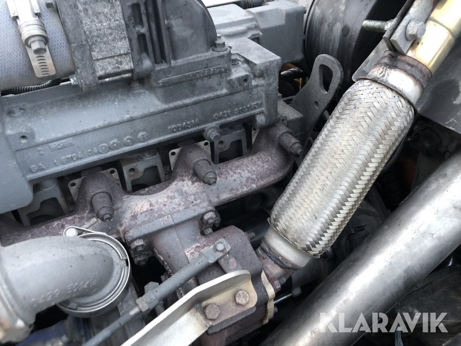 Redskapsbärare Lundberg 6200 LSE HD med sandningsskopa