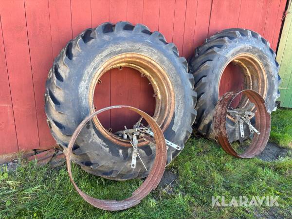 Dubbelmontage Goodyear 18.4-34 2st med ringar och spännare