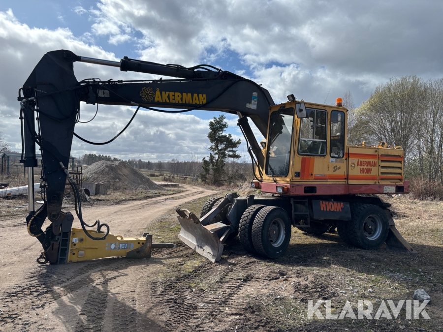 Grävmaskin Åkerman H10MB med hydraulhammare och redskap