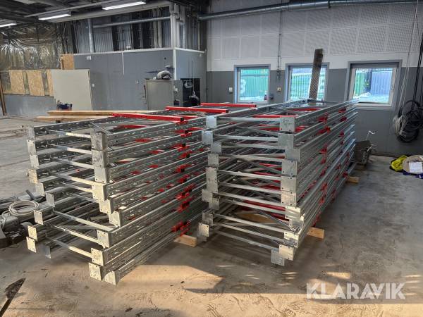 Pallställ med däckförvaring & truck