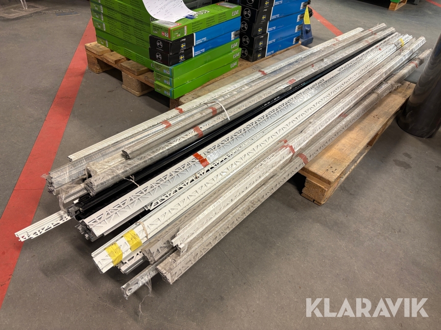 Stort parti kakellister 194st blandade partier