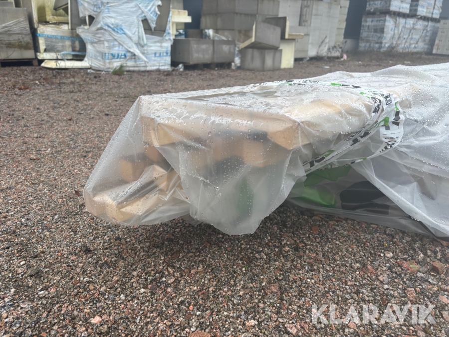 Virkespaket, 45x45,22x145 råplan 45x45 och ytterpanel