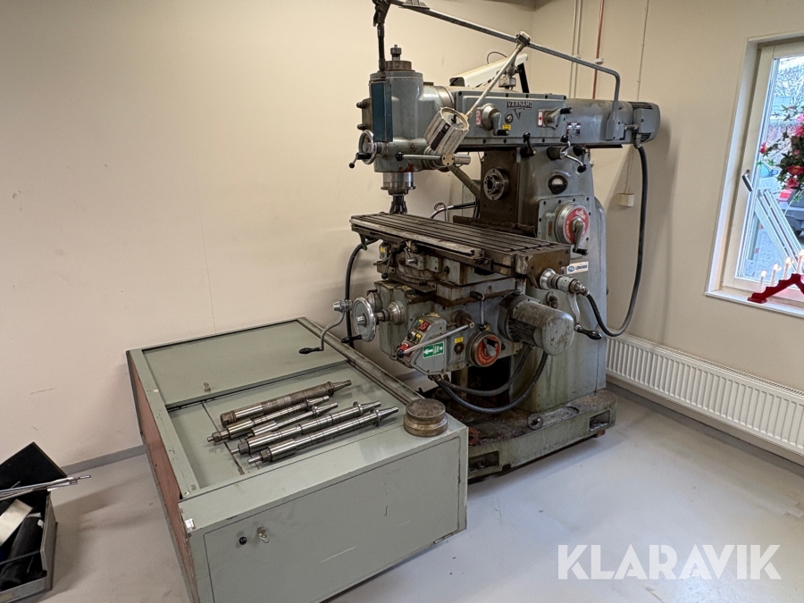 Fräs Värnamo FUB-2A/U2-L med tillhörande skåp och tillbehör