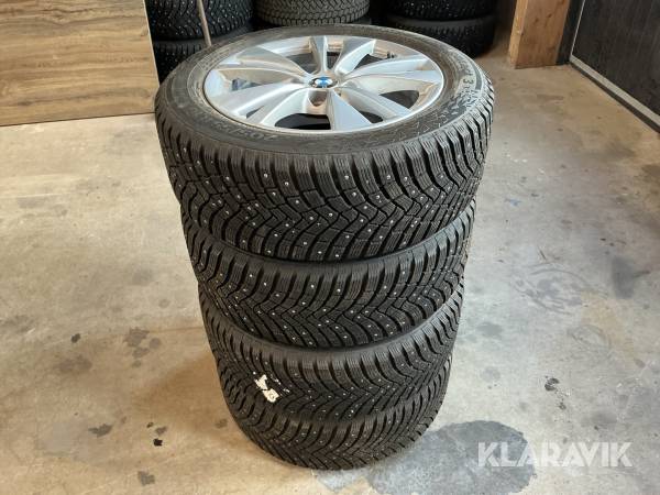 Dubbade vinterdäck på fälg Continental 205/55-R16 4st