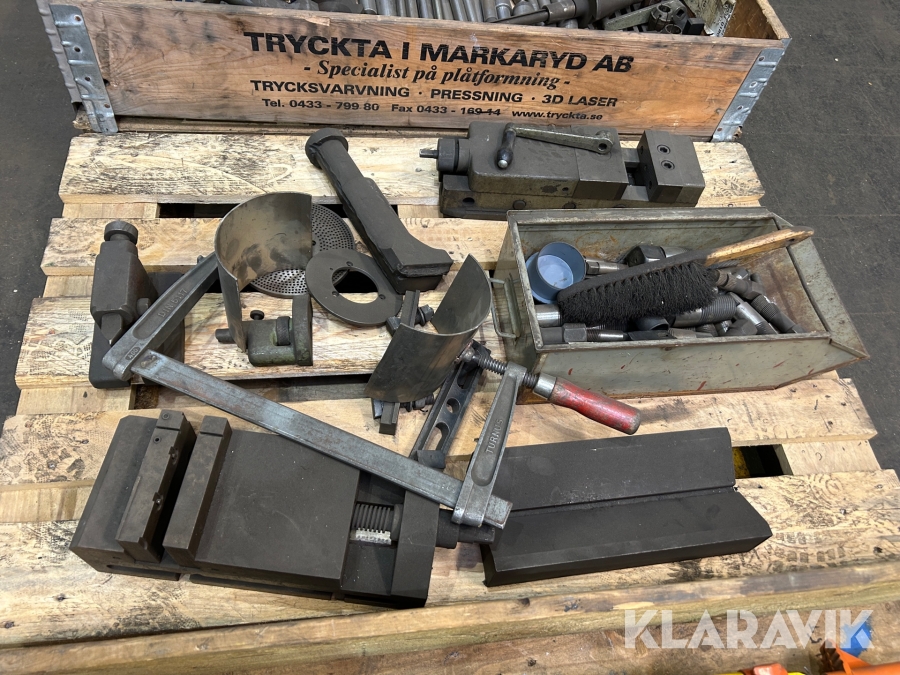 Maskinskruvstycken 2 st