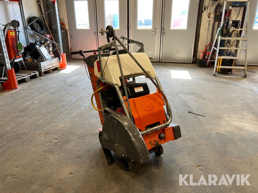 Golvsåg bensin asfalt och betong Husqvarna FS413