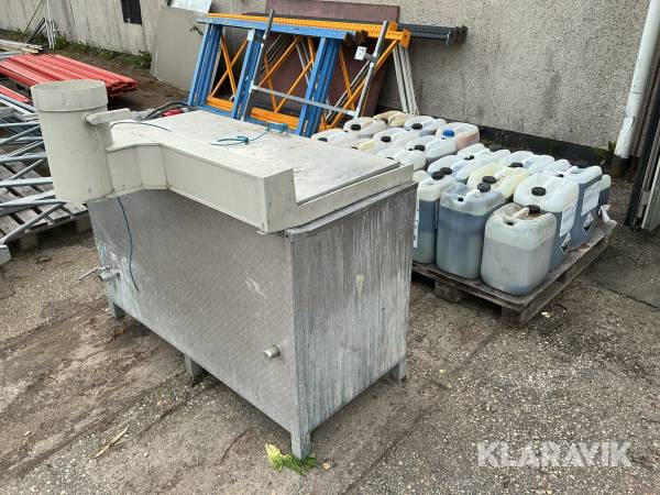 Strippbalja med färgborttagningsmedel