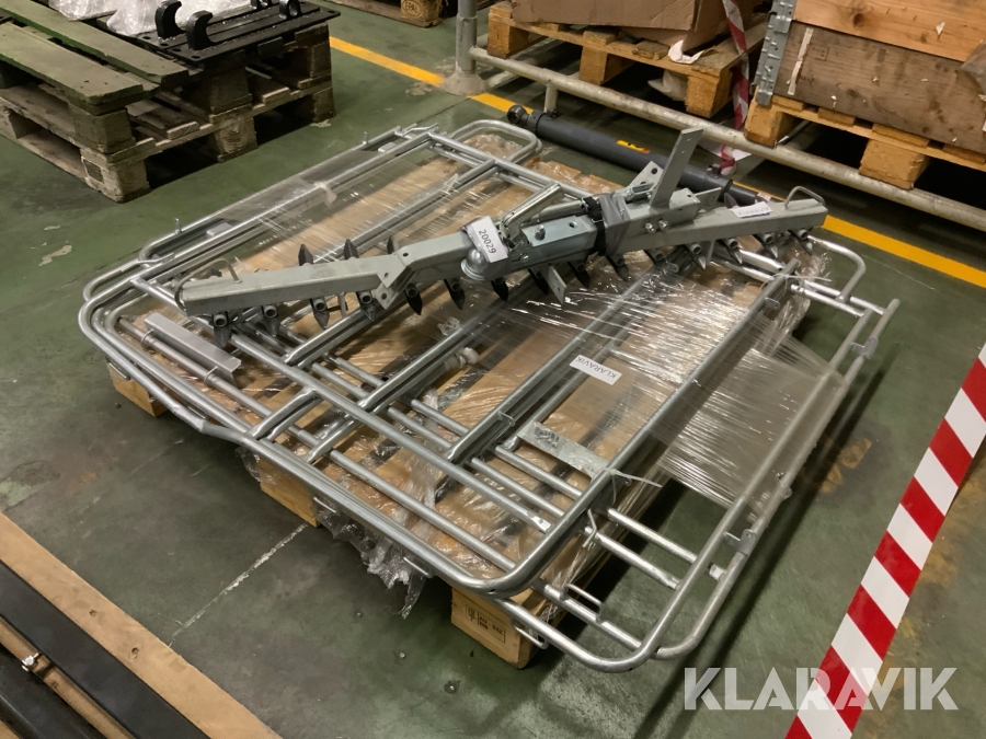 Vedsäckstativ för EU-hydropall med kratta för ATV