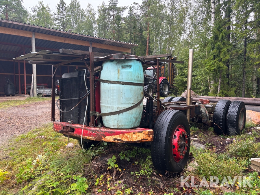 Motor Scania DS11R03A 11-liter på lastbilschassi