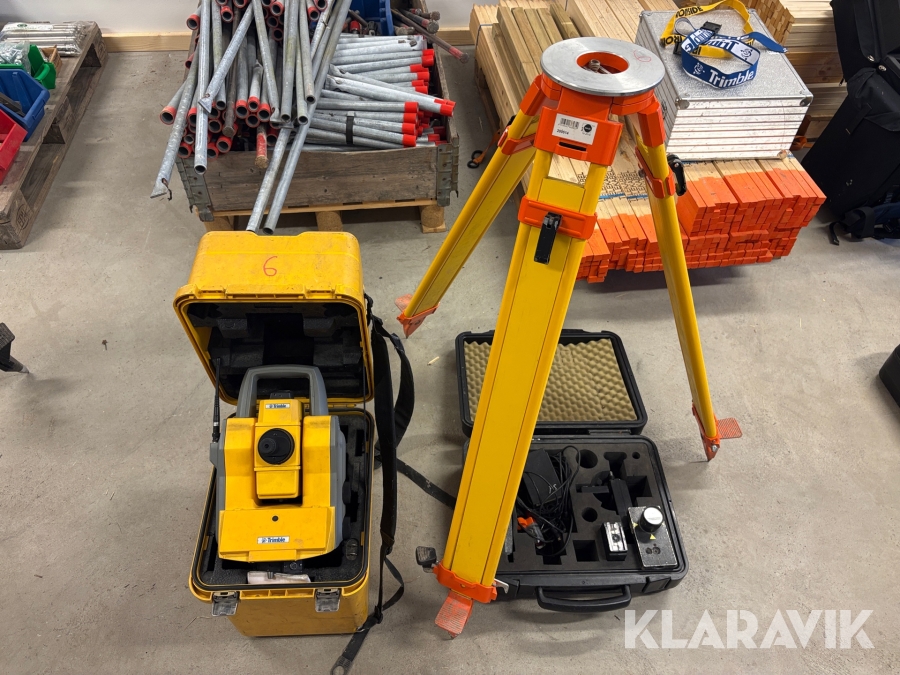 Mätverktyg Trimble 5602 DR 200+ med stativ