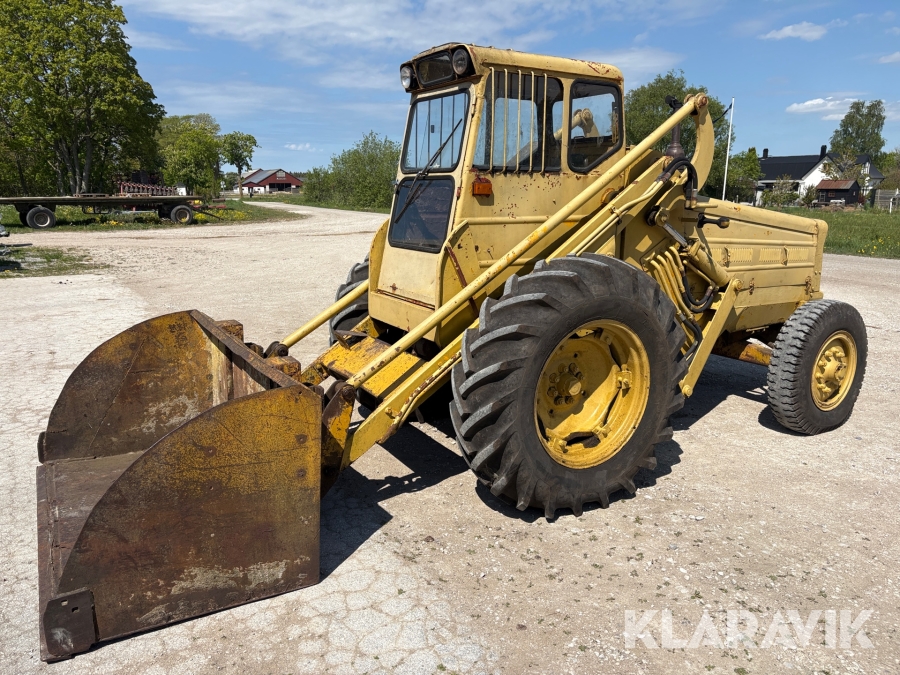 Baklastare Volvo BM LM 218 med skopor