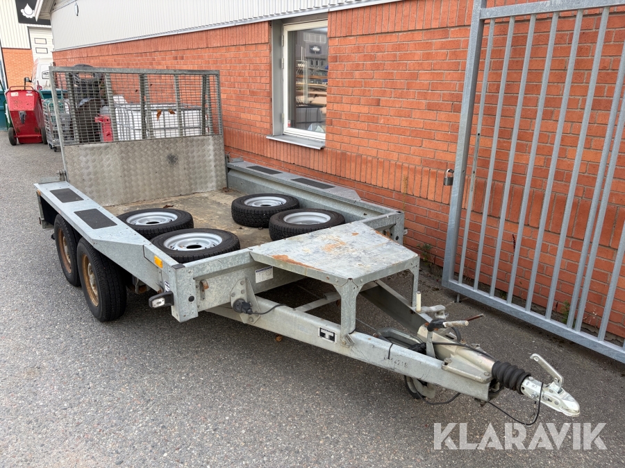 Personbilssläp Ifor Williams med lastramp