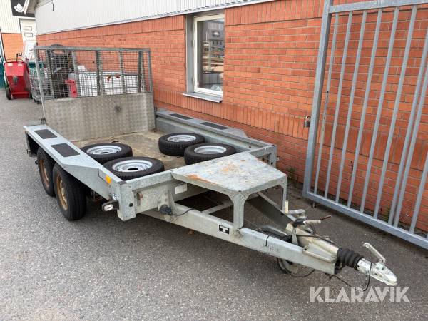 Personbilssläp Ifor Williams med lastramp
