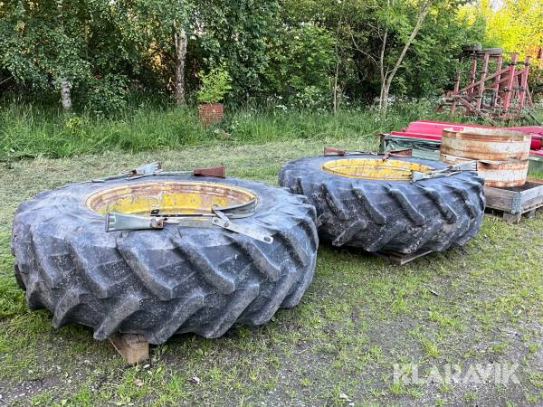 Dubbelmontage Pirelli 20,8R38