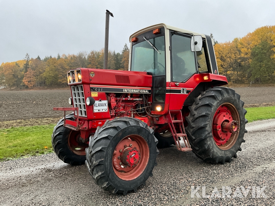 Traktor International IH 1086