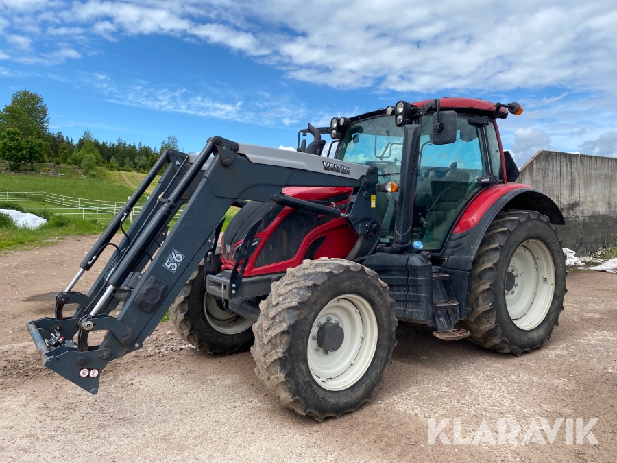 Traktor Valtra N124 med lastare 
