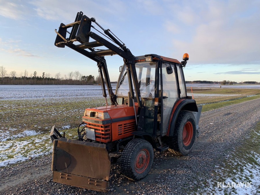 Traktor Kubota L2550 GST med utrustning