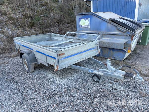 Personbilssläp Fogelsta med nätgrind