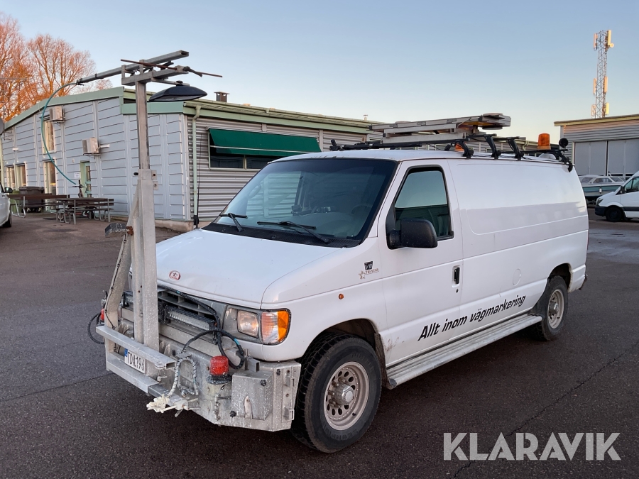 Utsättningsbil för linjemålning Ford Tri-Star