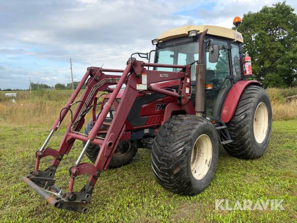 Traktor TYM T700