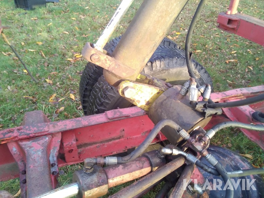Klaravik Auktioner Skogsvagn Med Kran Foco 250 2X klaravik-auktioner-skogsvagn-med-kran-foco-250-2x
