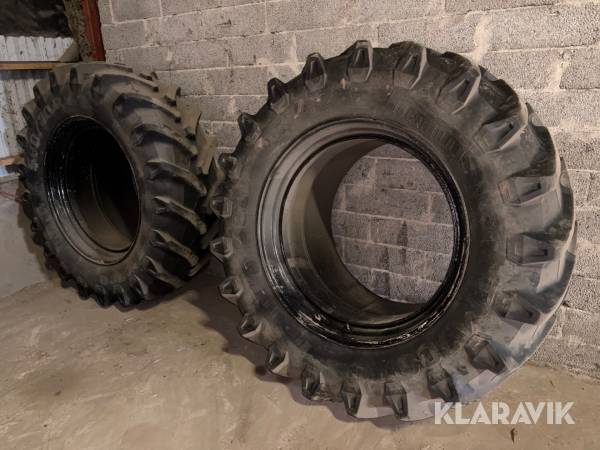 Dubbelmontage Pirelli 580/70R42