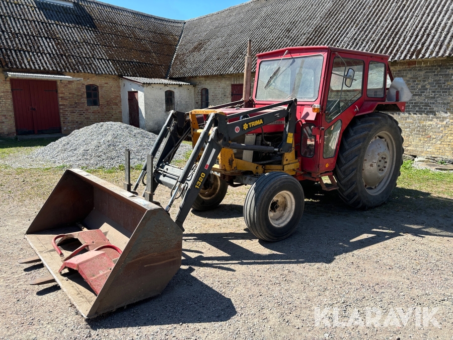 Veterantraktor Massey Ferguson 168 med frontlastare