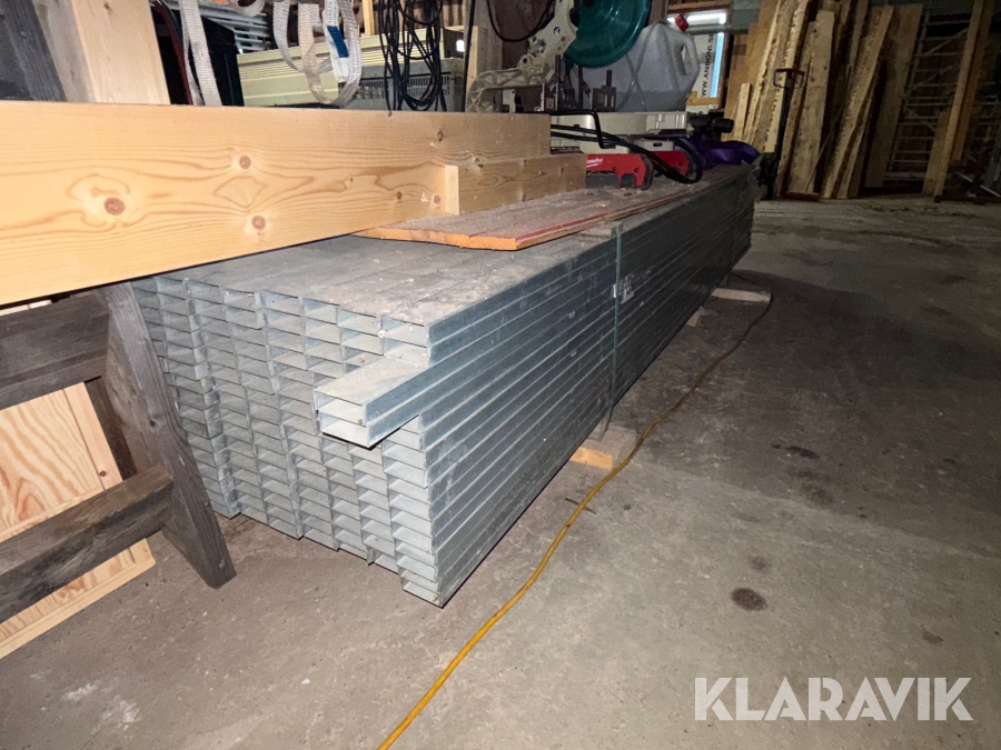 Stålreglar 3000x70x25mm 256st