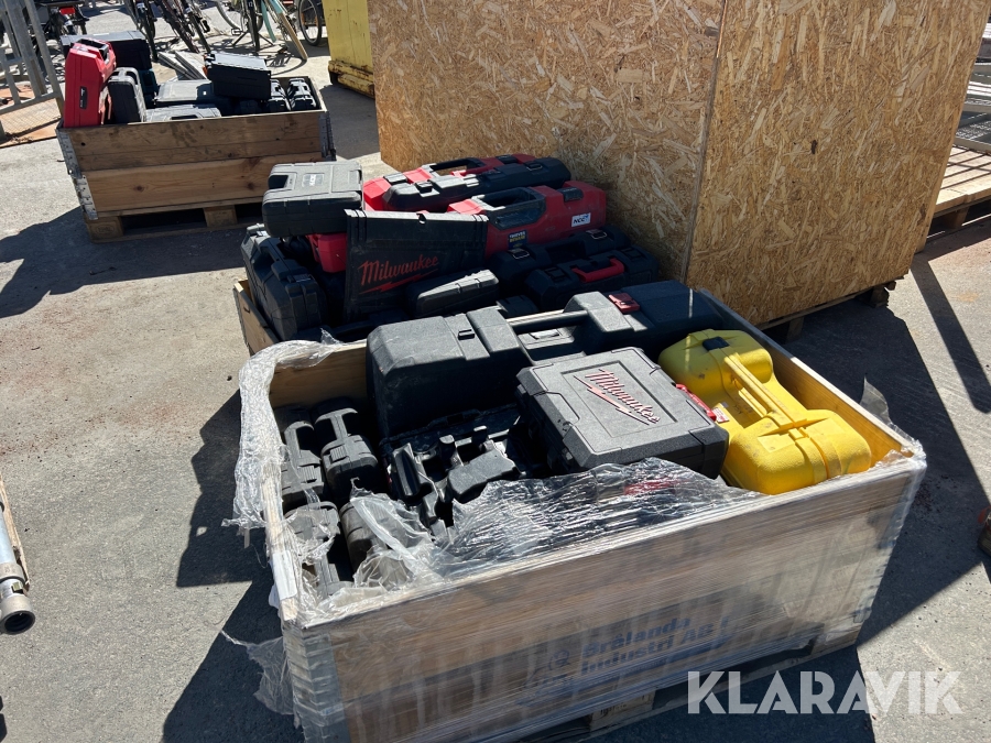 Tomma lådor för handmaskiner Hikoki/Milwaukee/Hilti/Max ca 45 st