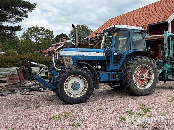 Traktor Ford TW15 + Diverse redakap