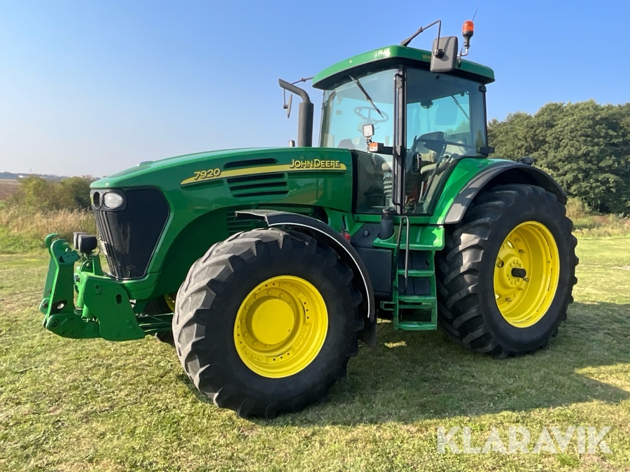 Traktor John Deere 7920