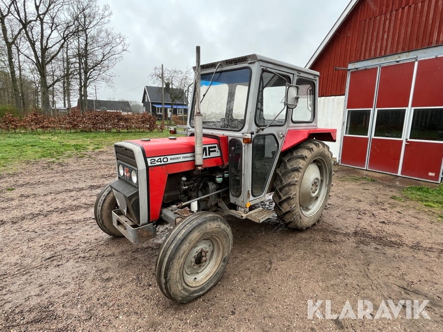 Traktor Massey Ferguson 240