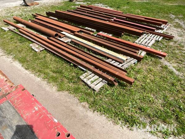 Parti stålbalkar och stålrör ca 12000 kg