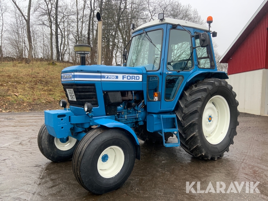 Traktor Ford 7700