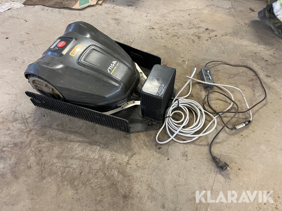 Robotgräsklippare Stiga Autoclip 225S med laddstation