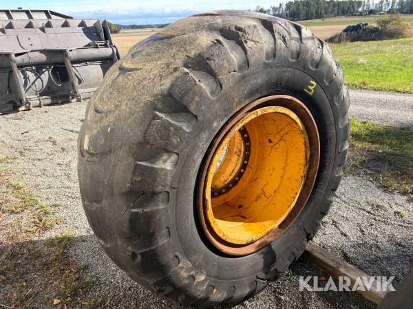 Däck på fälg Michelin 30/65R29