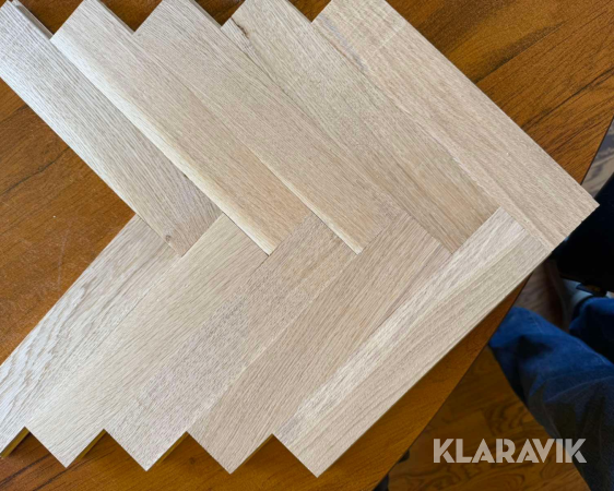 Massiv fiskbensparkett 120 kvm