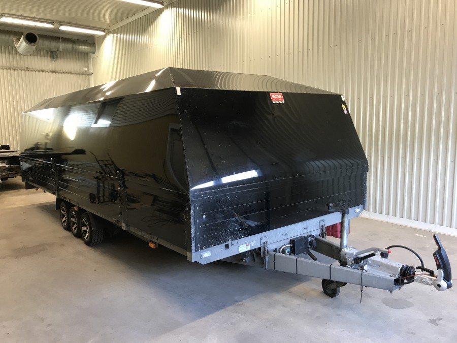 Biltransportsläp med kåpa