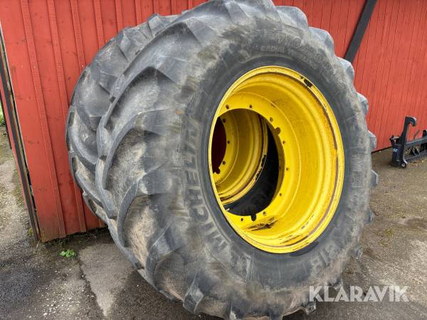 Lantbruksdäck Michelin 710/70R42 2st med fälg