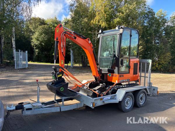 Grävmaskin JCB 19C-1 E med tiltfäste, trailer & redskap