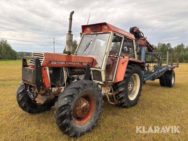 Traktor Zetor Crystal 8045 Super med lastare och timmervagn