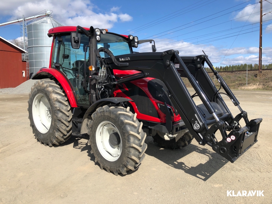 Traktor Valtra A74 med lastare