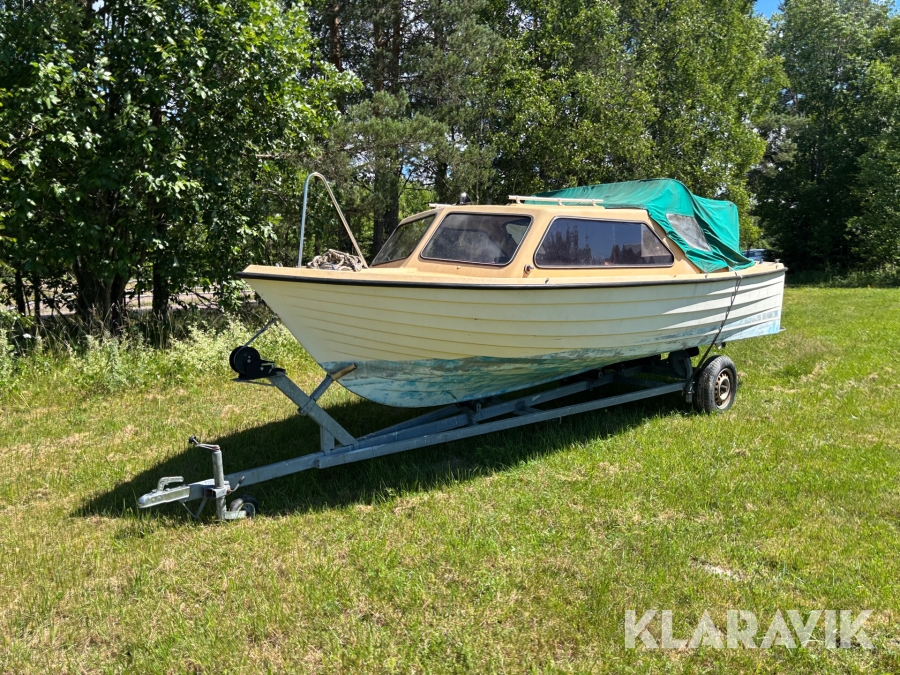 Båt med trailer