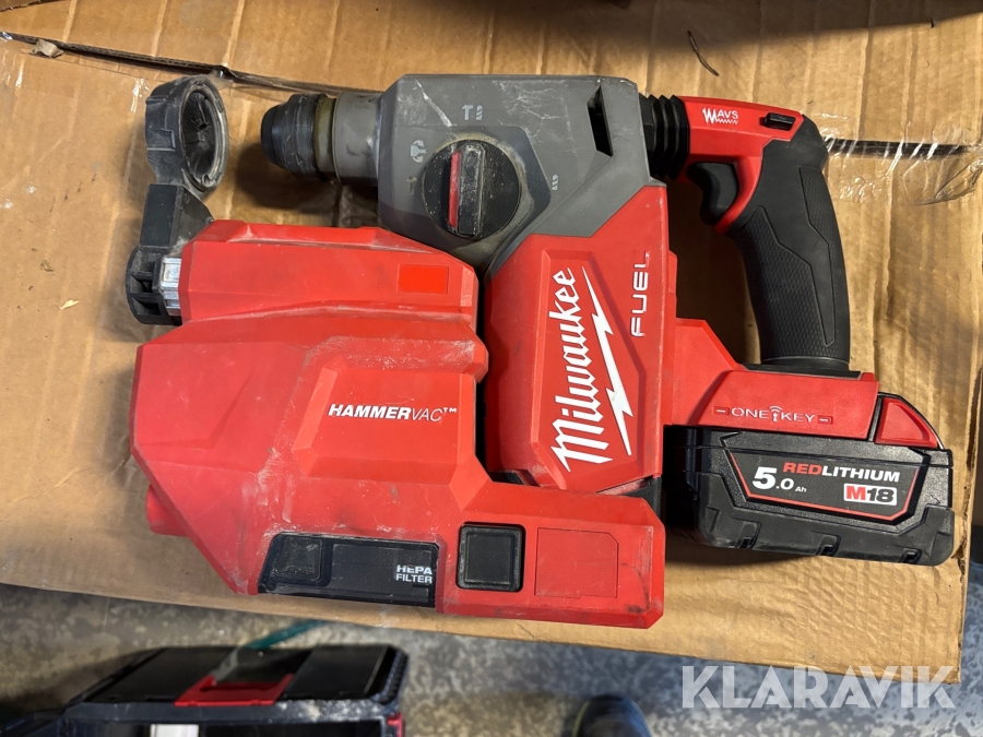 Borrhammare med  dammutsugsenhet. Milwaukee M18 Fuel One-Key