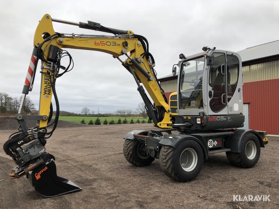 Hjulgrävare Wacker Neuson med tiltrotator och skopa 