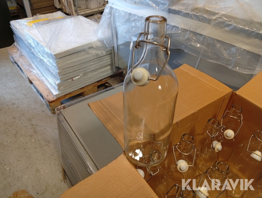 Glasflaskor med patentkork  280st